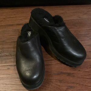 UGG slip on Platform Mules Leather Clogs 🔥make an offer ❣️